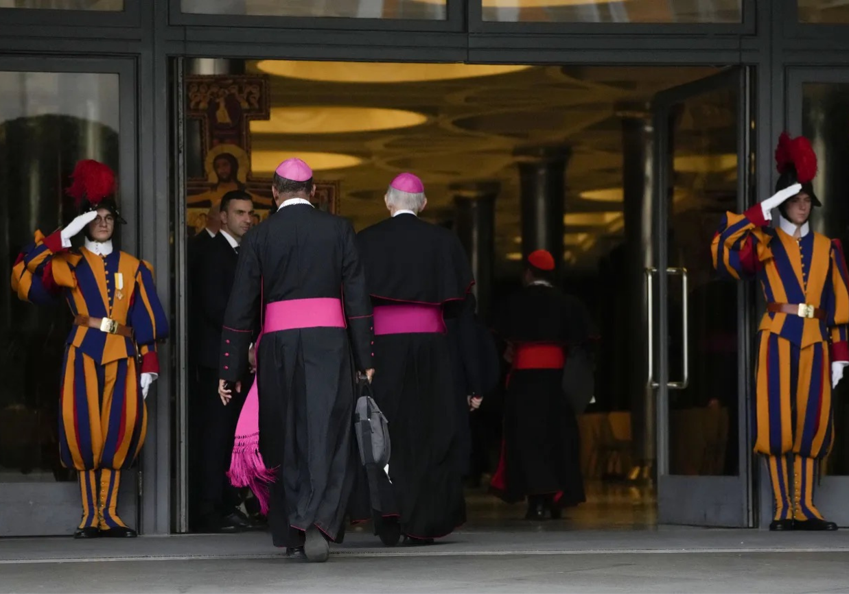 Gay da “guarire”: la Chiesa svizzera dice basta, l’Italia copre ancora i suoi guaritori