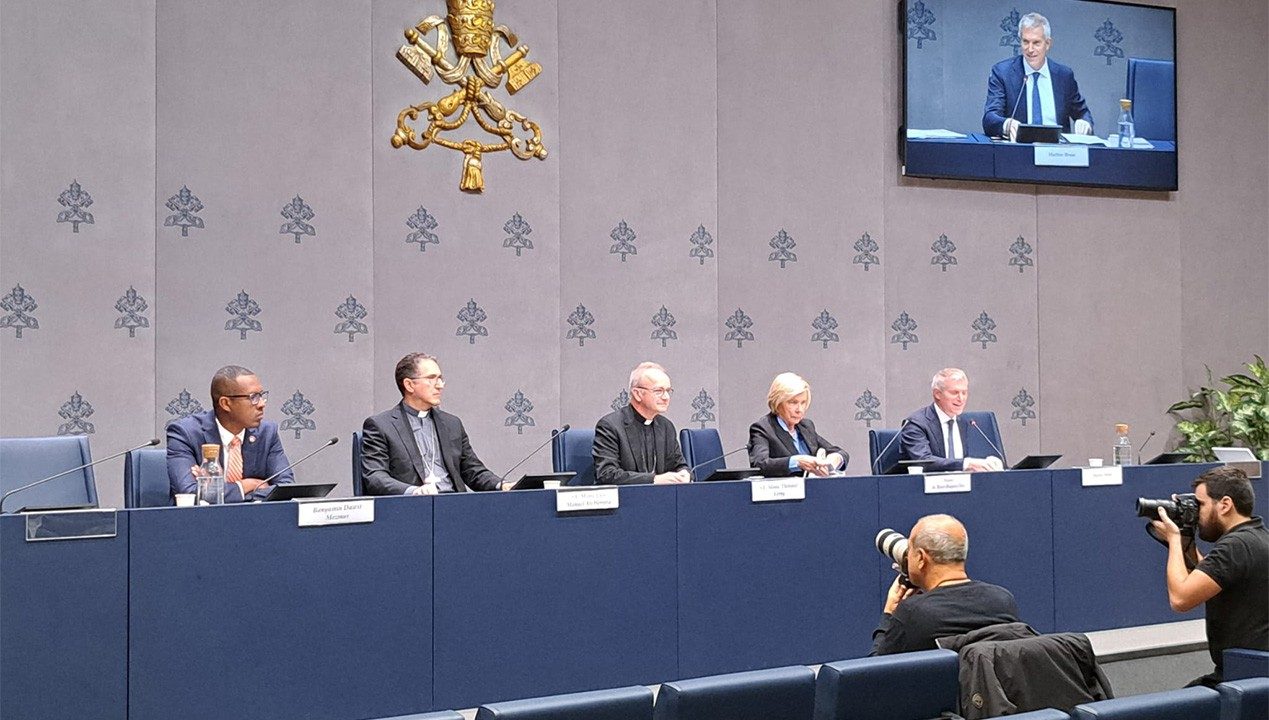 Colpevoli nonostante la prova contraria. Il linguaggio ambiguo del nuovo rapporto sugli abusi