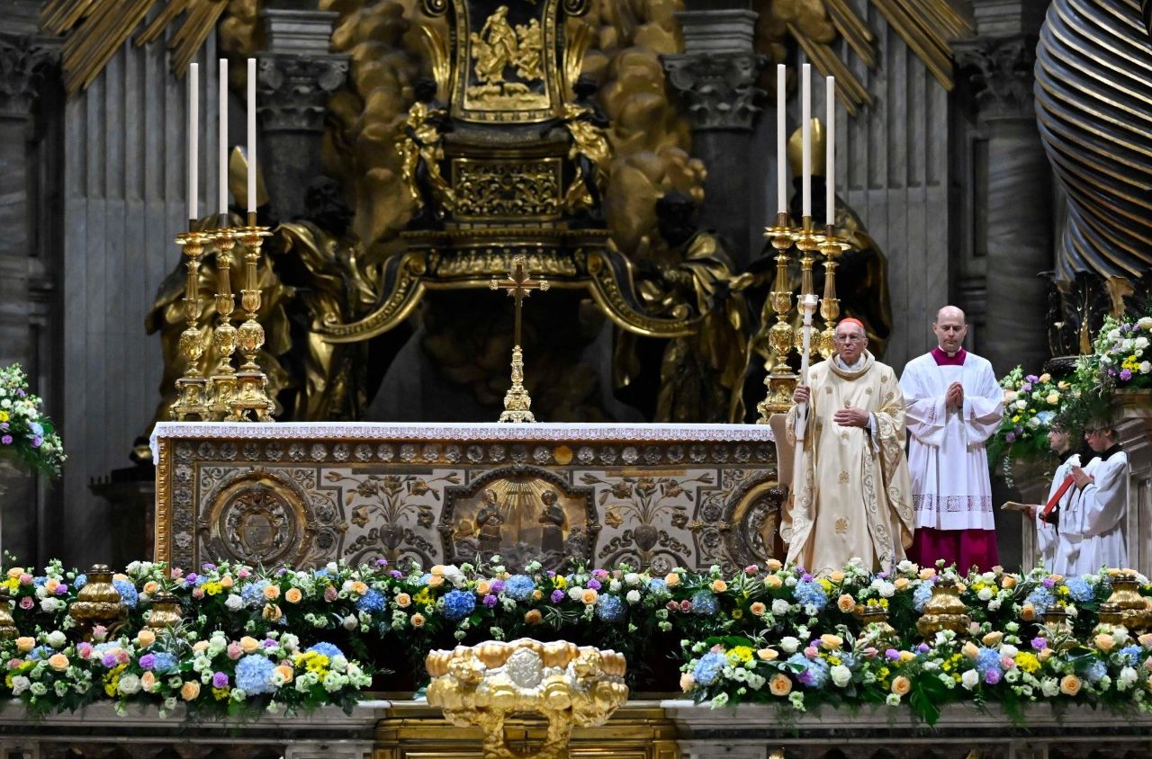 Veglia Pasquale. Papa Francesco: «Facciamo spazio alla luce del Risorto»