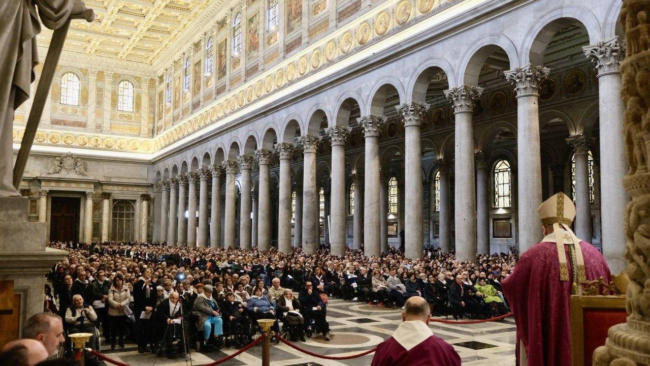 Giubileo. Mons. Parmeggiani: "Davanti a questa porta il Padre ci attende per farci entrare alla festa con Lui"