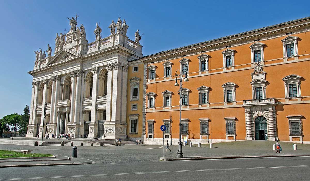 Vicariato di Roma: Reina e Tarantelli a caccia di teste da far saltare