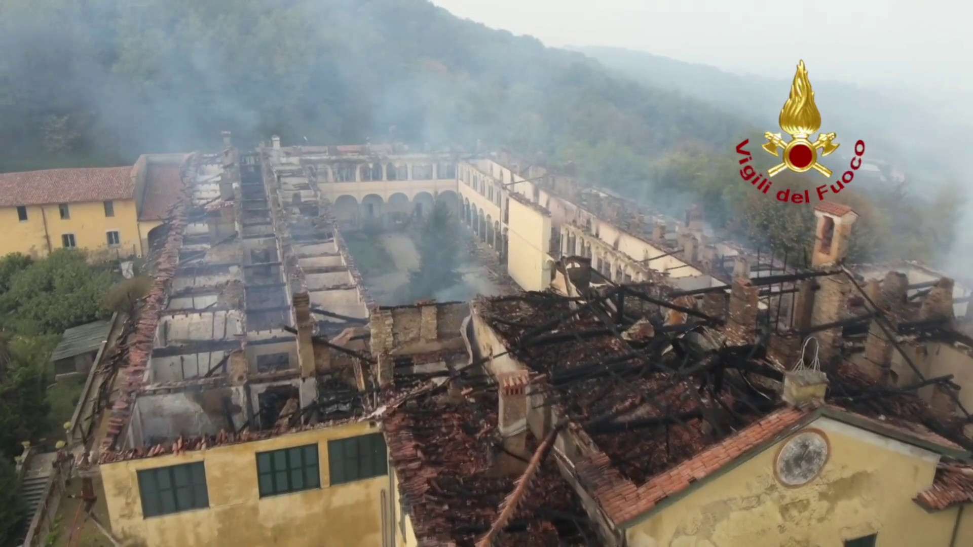 Incendio alla Bernaga, in salvo le monache Romite Ambrosiane